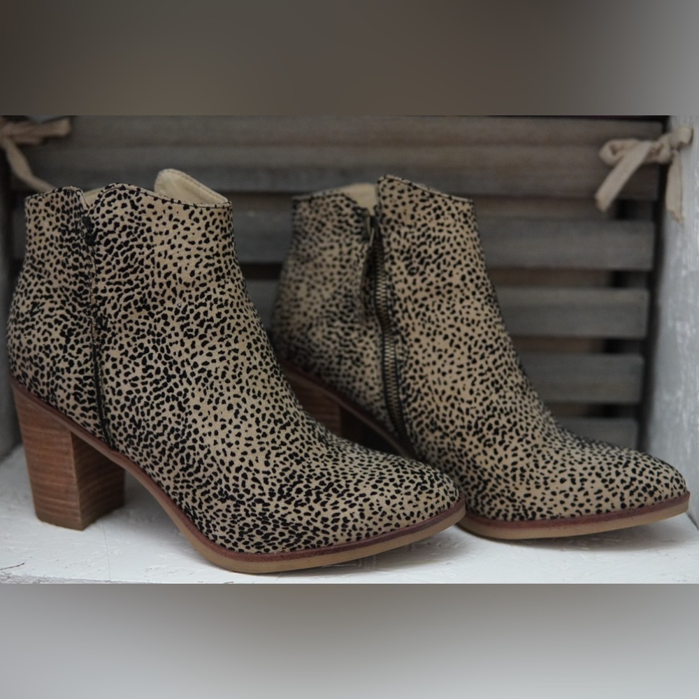 Leopard Print MIA Ankle Booties - Picture 3 of 4